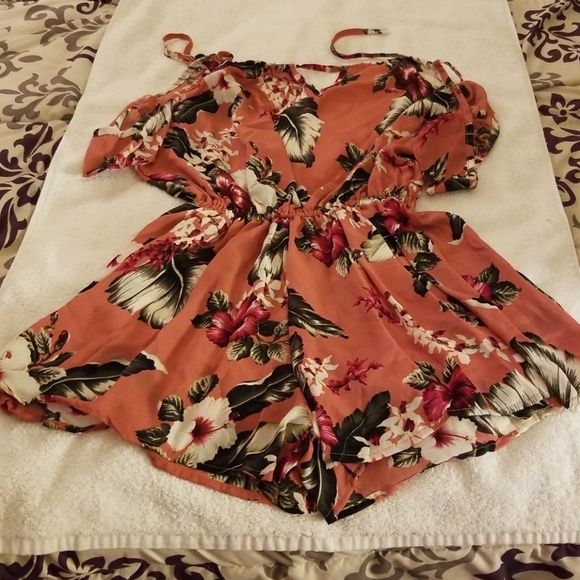 A ge Pants - 💝A ge One Piece Short Outfit💝